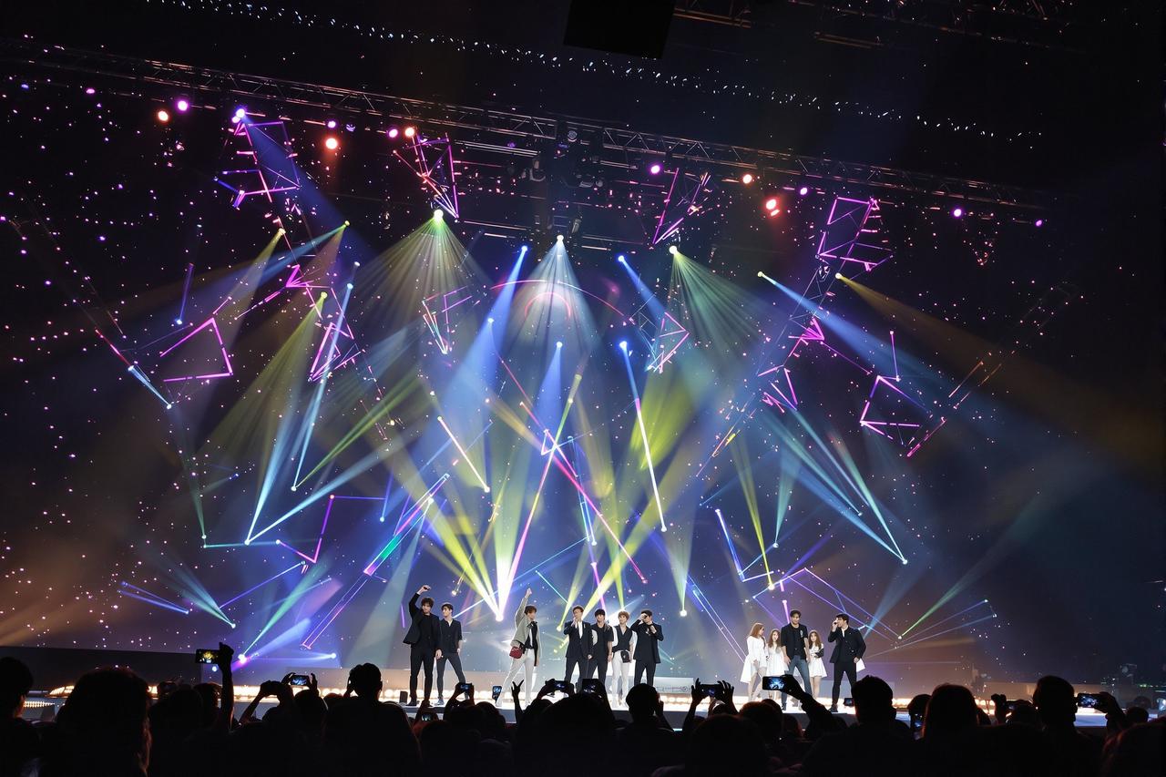 顶流组合宣布解散！成员各奔前程，粉丝泪崩刷屏